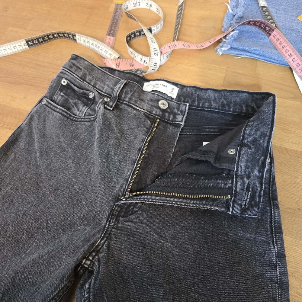 Abercrombie & Fitch 25/0 The Mom High-Rise Black Jean 25/0 - Picture 9 of 12